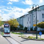 Montage: Straßenbahn in der Waldstraße